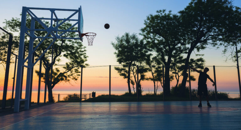 Quadra de basquete: medidas oficiais, tipos e como construir